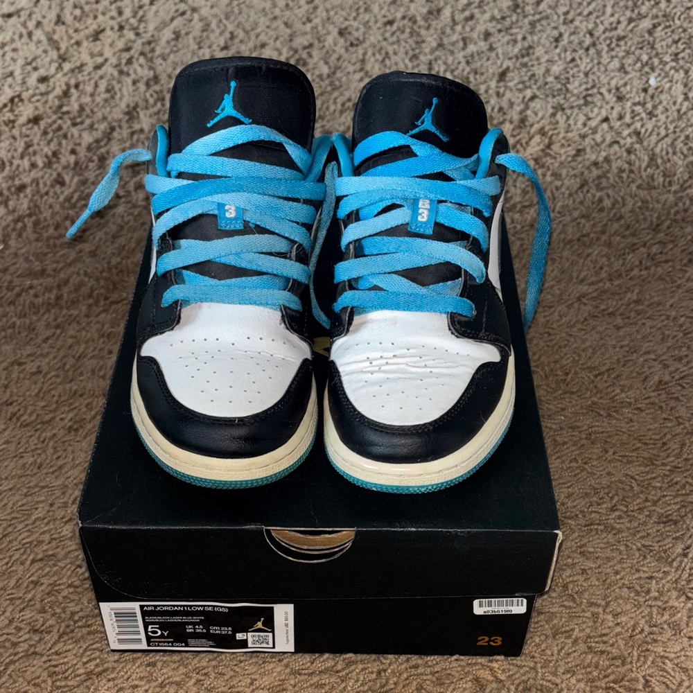 Air Jordan 1 Low SE 'Laser Blue'